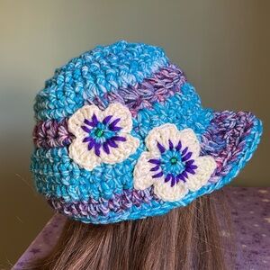 Flower knit newsboy baseball cap medium acrylic yarn new